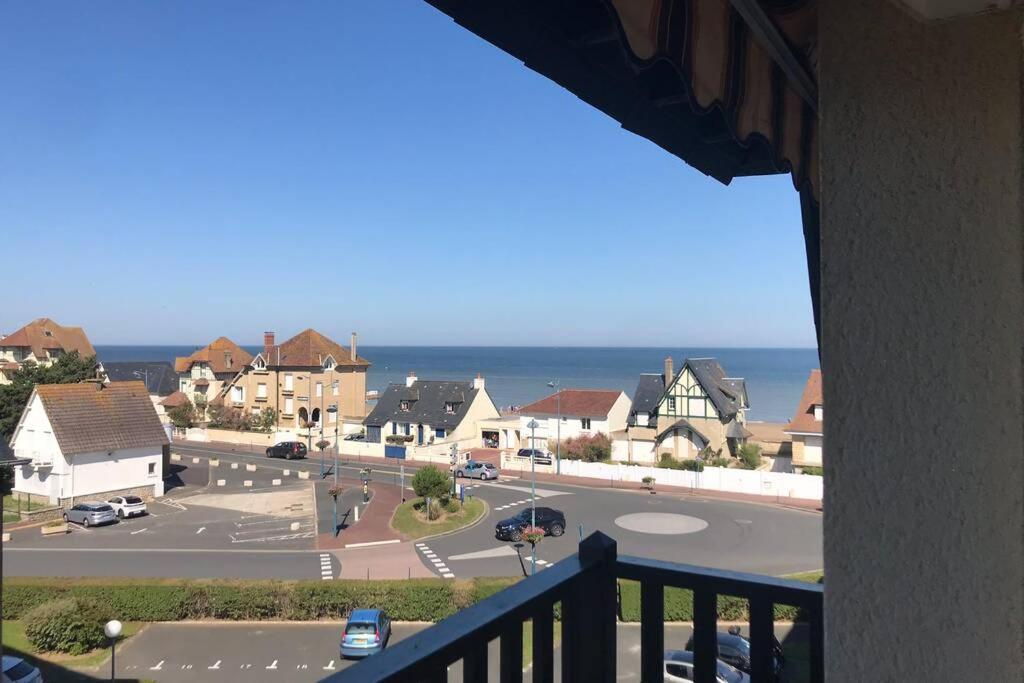 Trés bel appartement avec vue mer Villers-sur-Mer Extérieur photo